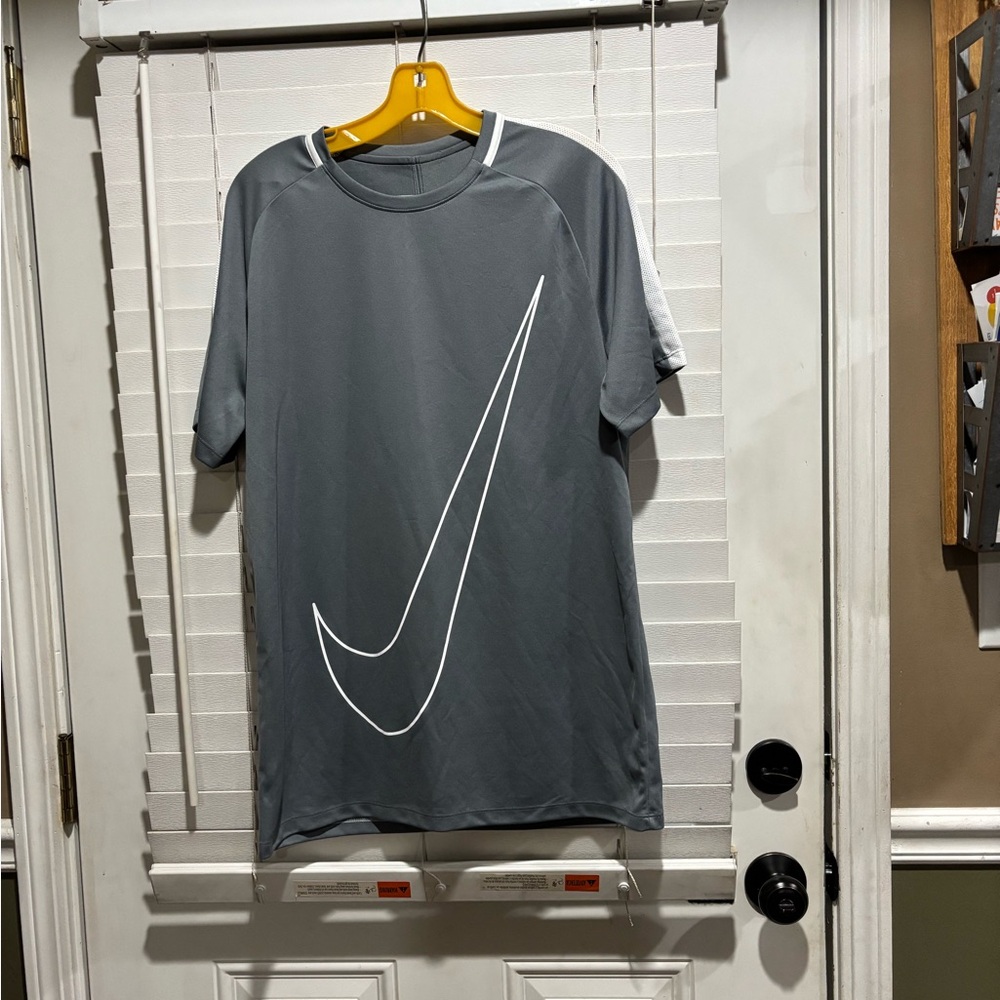 Nike Gray Short Sleeve Tee with Iconic Swoosh